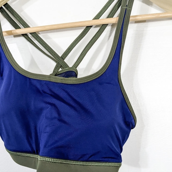 WEAR IT TO HEART Women's NWT Navy/Green Strappy Sports Bra Small - Picture 2 of 8